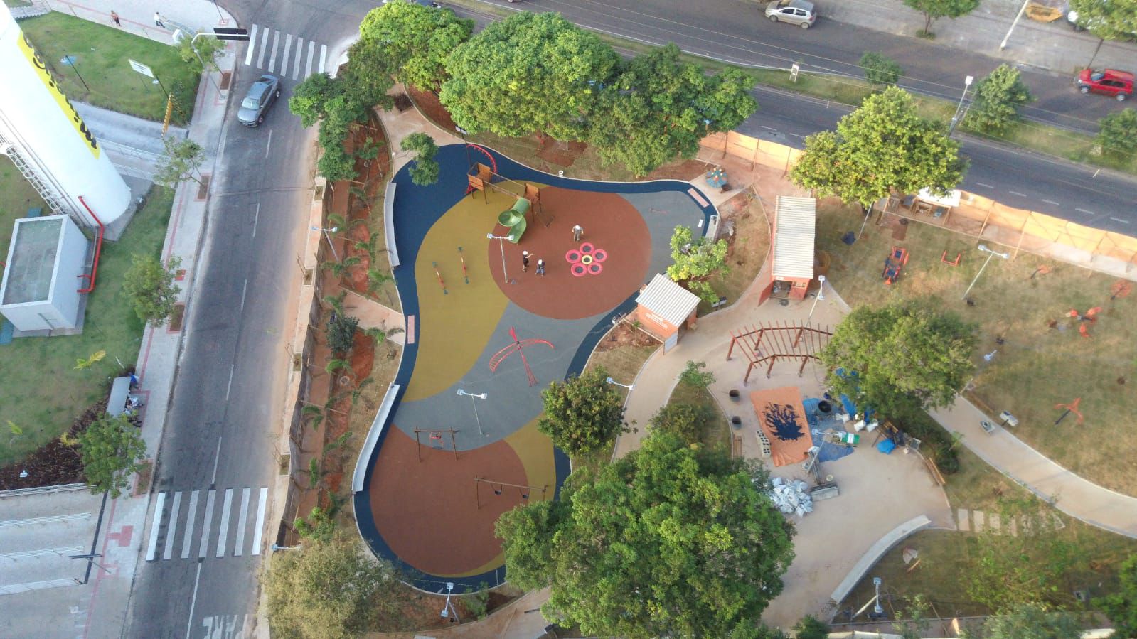 Acabamento de piso monolítico com SBR reciclado e EPDM