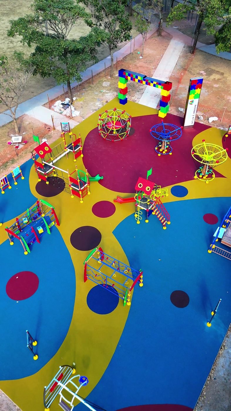 Piso de borracha colorido no Instagram da MSDuarte